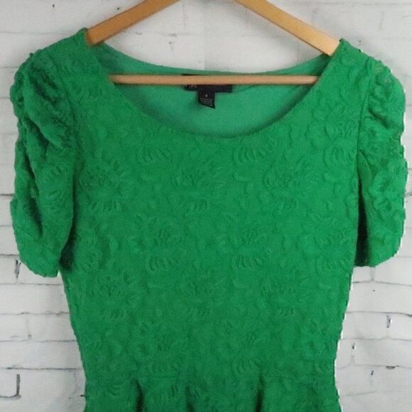 INC INTERNATIONAL CONCEPTS GREEN FLORAL LACE PEPLUM TOP WITH RUCHED SLEEVES - Picture 3 of 11